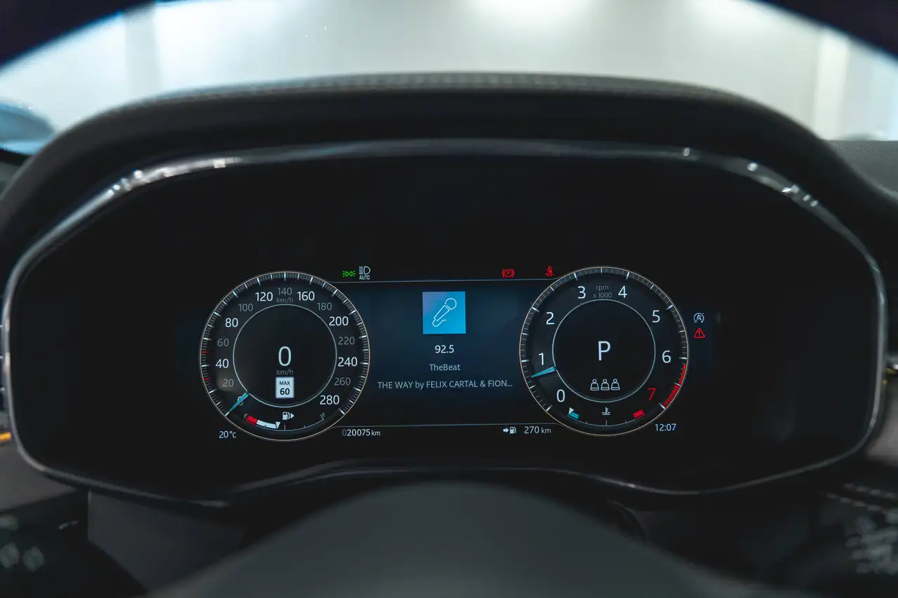 Jaguar F-Pace photo Jaguar F-Pace