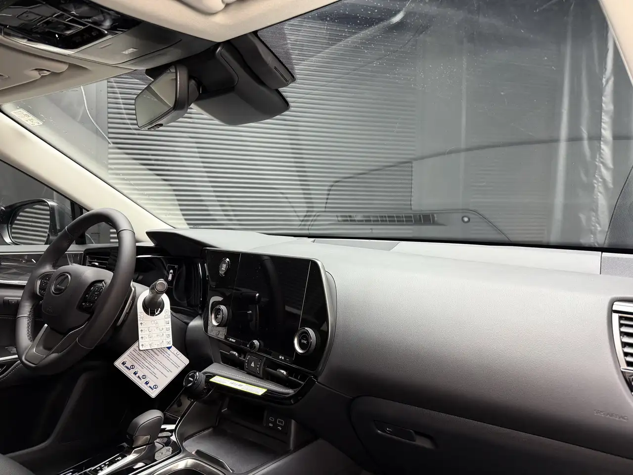 Lexus NX снимка Lexus NX