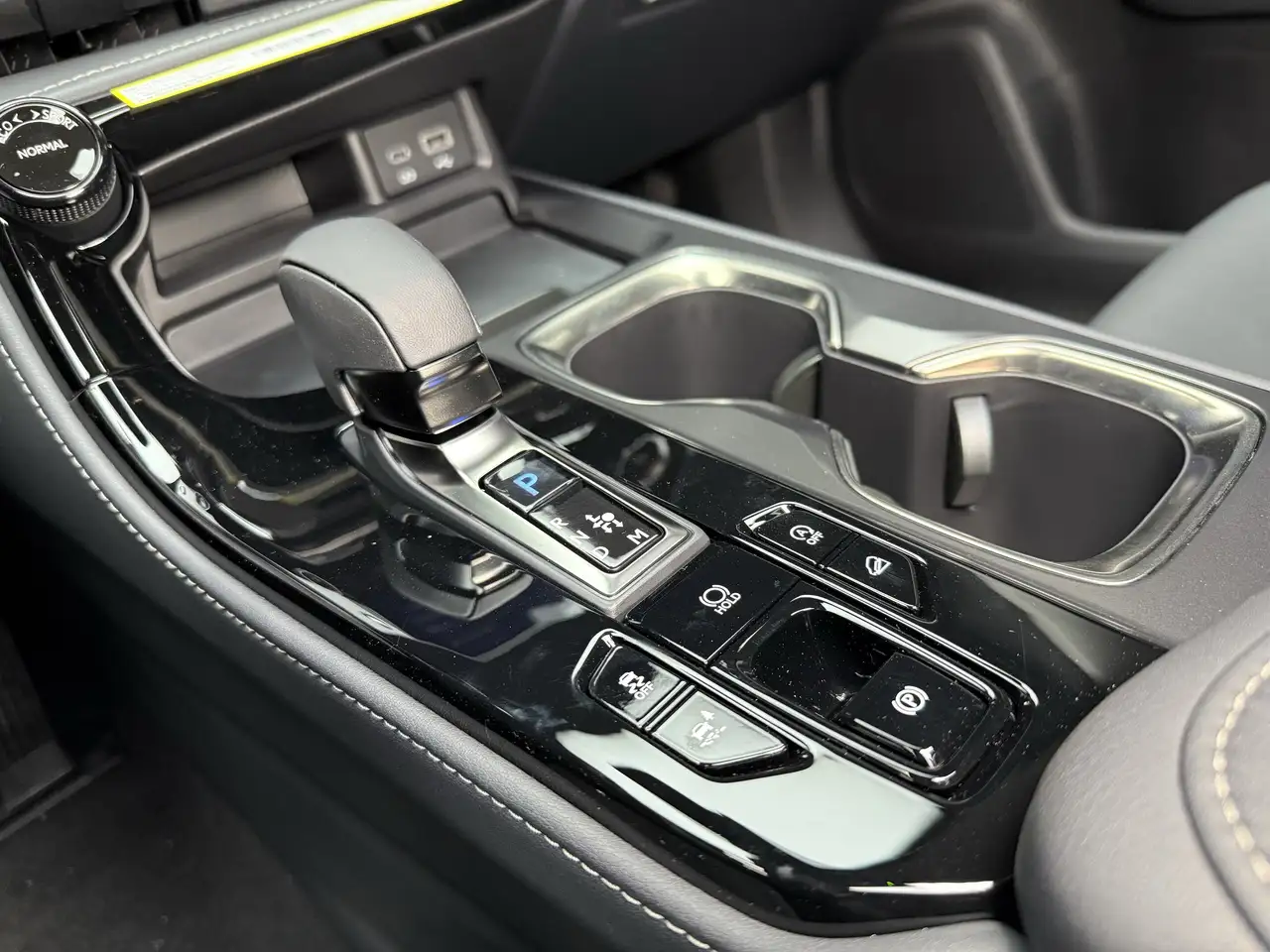 Lexus NX снимка Lexus NX