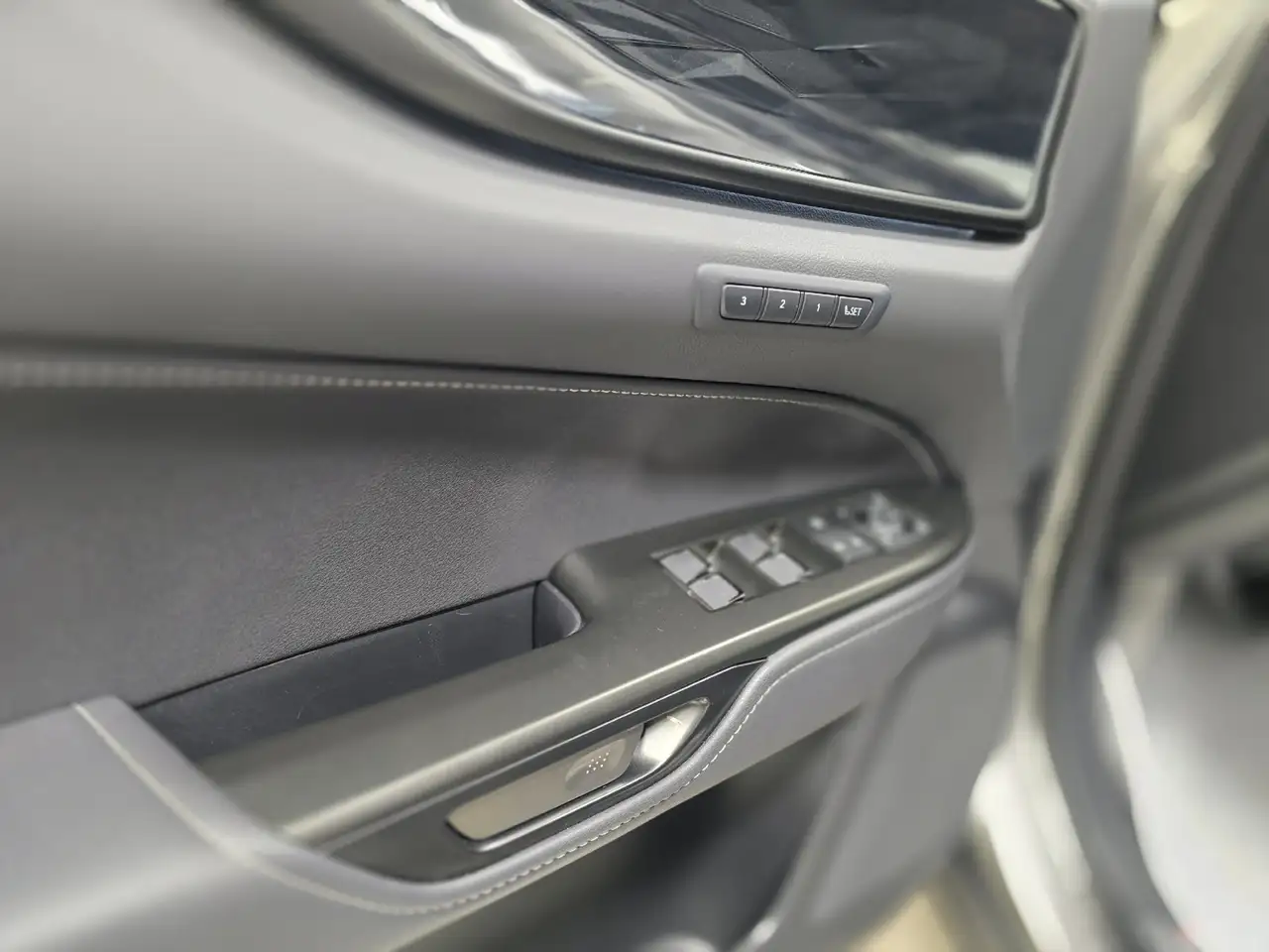 Lexus NX photo Lexus NX