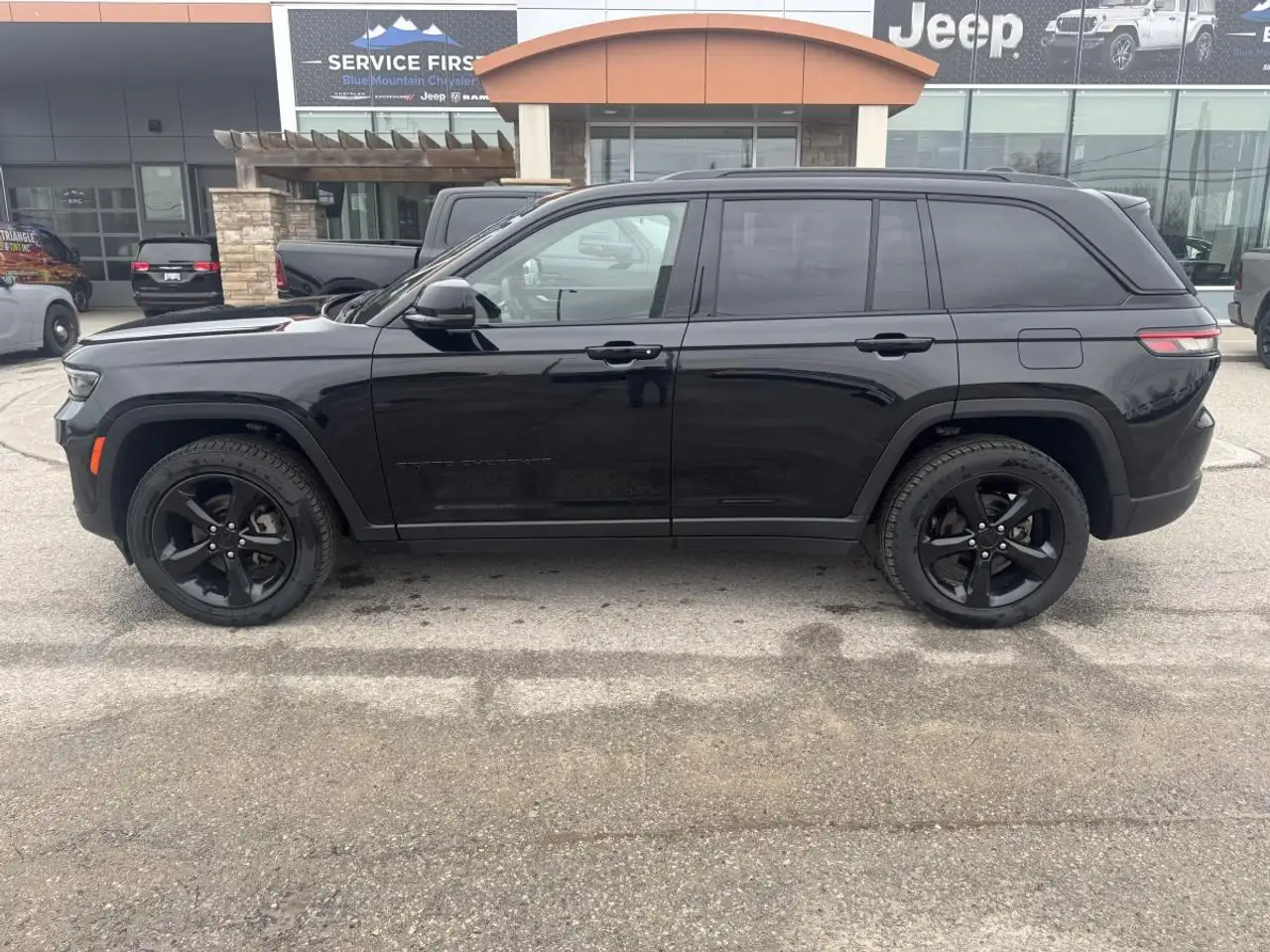 Jeep Grand Cherokee снимка Jeep Grand Cherokee