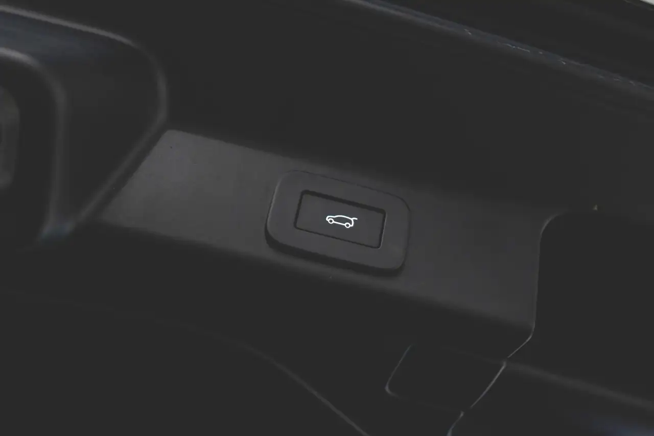 Jaguar F-Pace photo Jaguar F-Pace