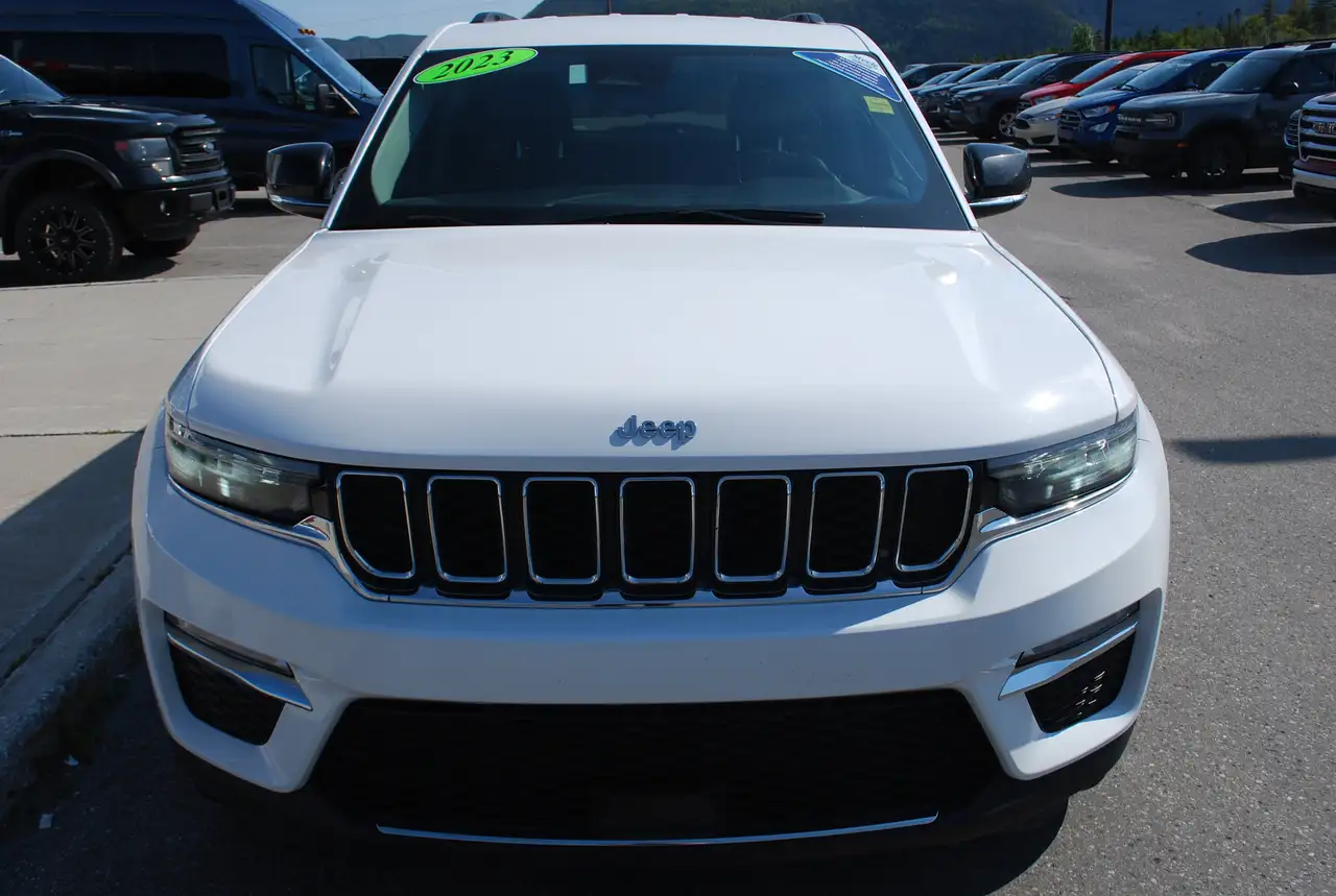 Jeep Grand Cherokee снимка Jeep Grand Cherokee