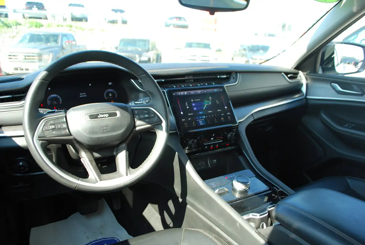 Jeep Grand Cherokee снимка Jeep Grand Cherokee