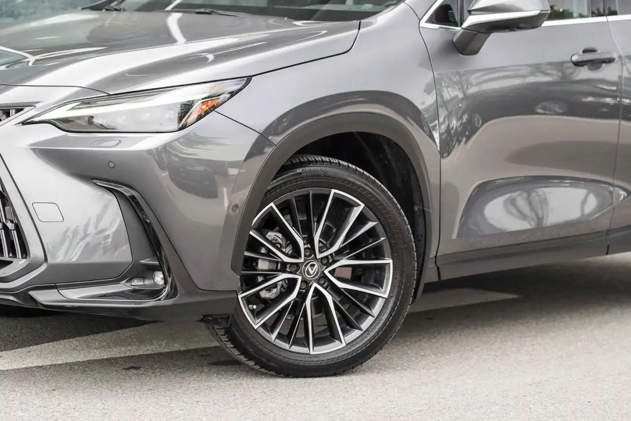 Lexus NX снимка Lexus NX