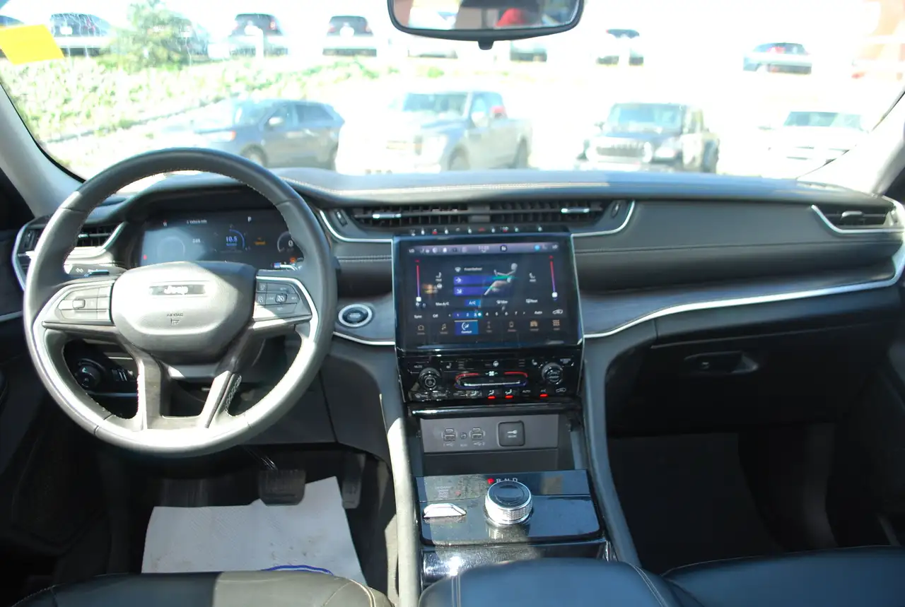 Jeep Grand Cherokee снимка Jeep Grand Cherokee