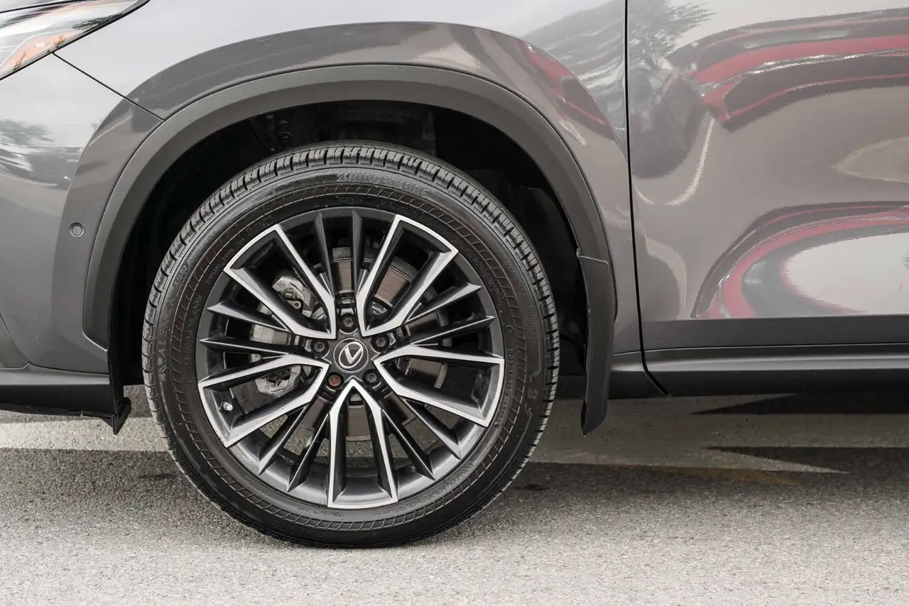 Lexus NX снимка Lexus NX