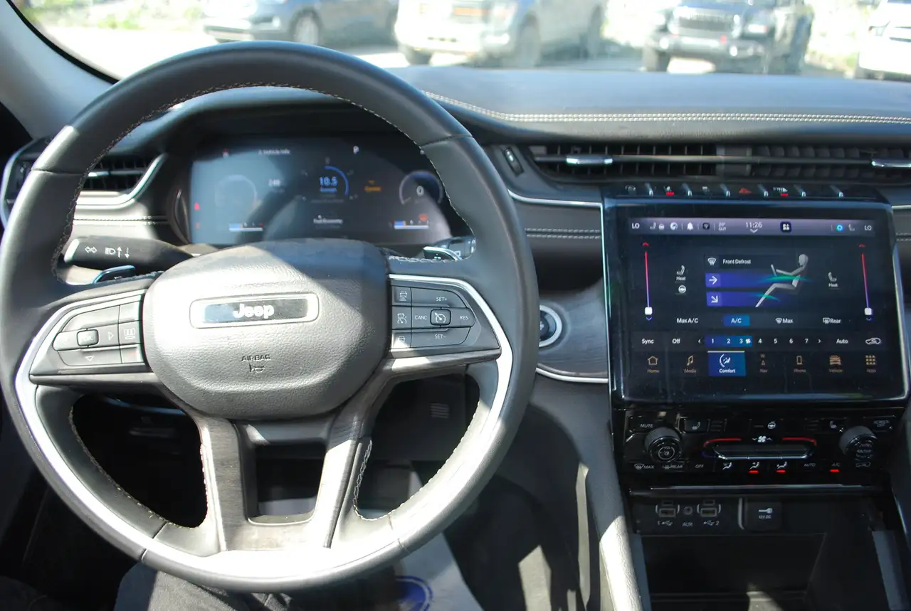 Jeep Grand Cherokee снимка Jeep Grand Cherokee