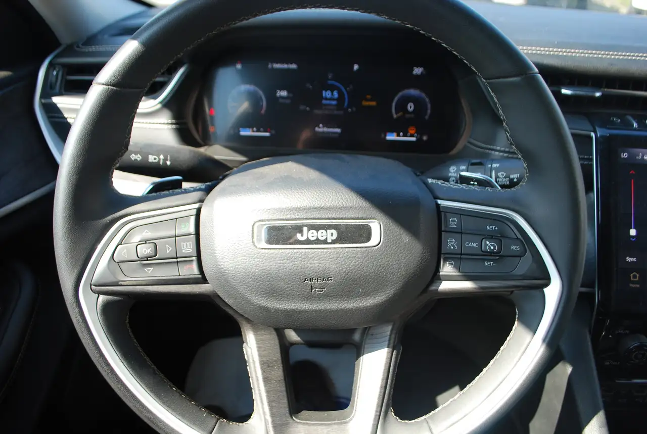 Jeep Grand Cherokee снимка Jeep Grand Cherokee