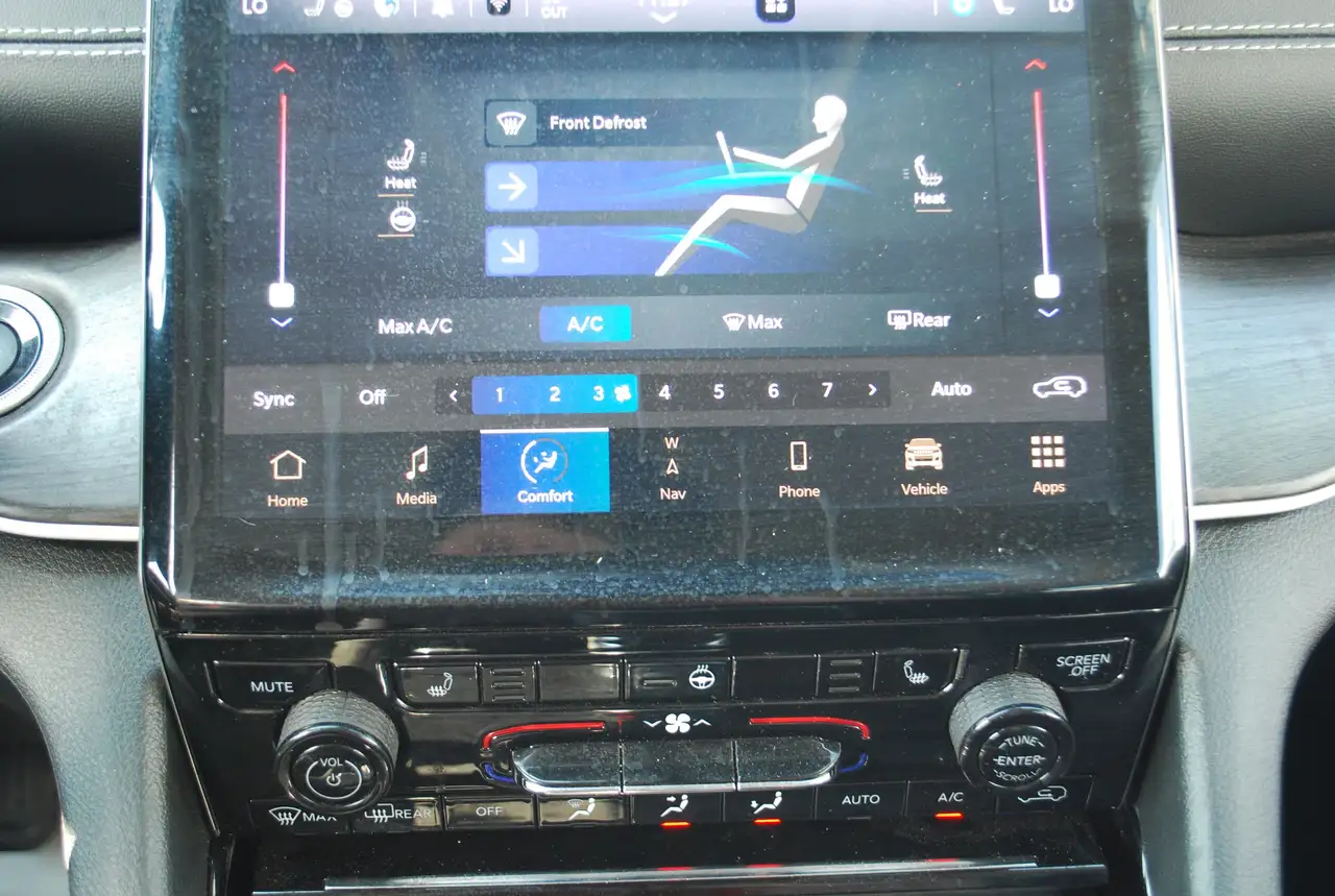 Jeep Grand Cherokee снимка Jeep Grand Cherokee