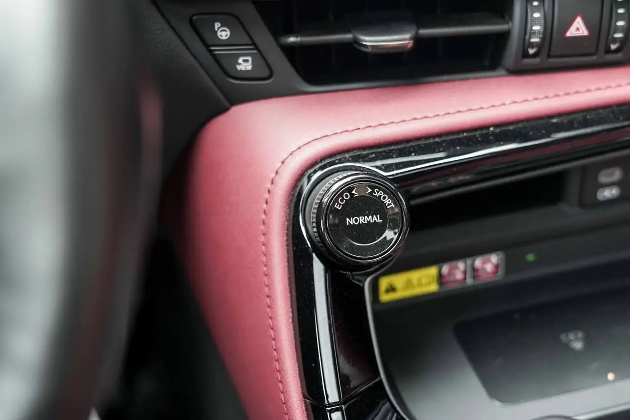 Lexus NX снимка Lexus NX