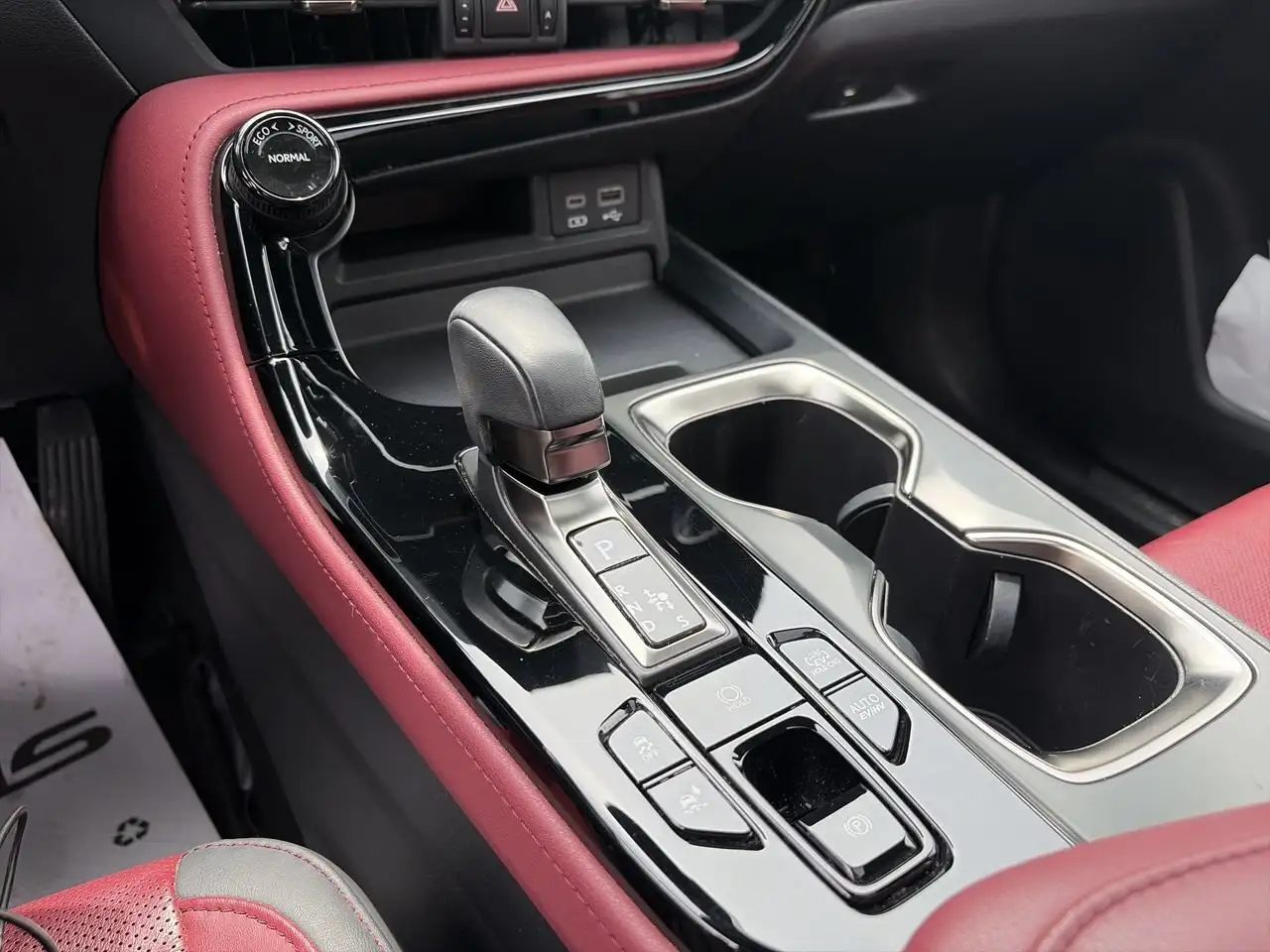 Lexus NX снимка Lexus NX