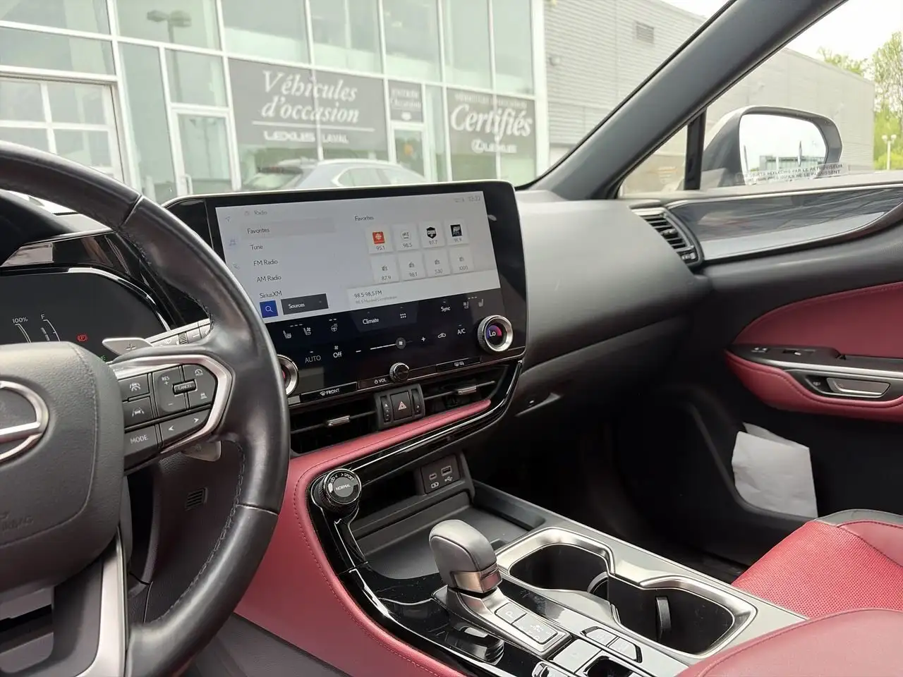 Lexus NX снимка Lexus NX