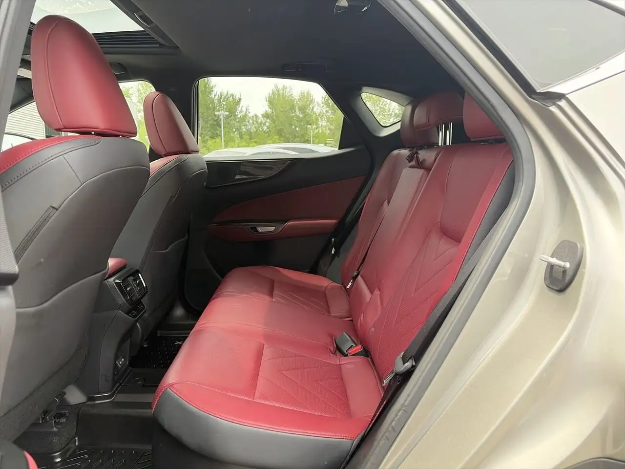 Lexus NX снимка Lexus NX