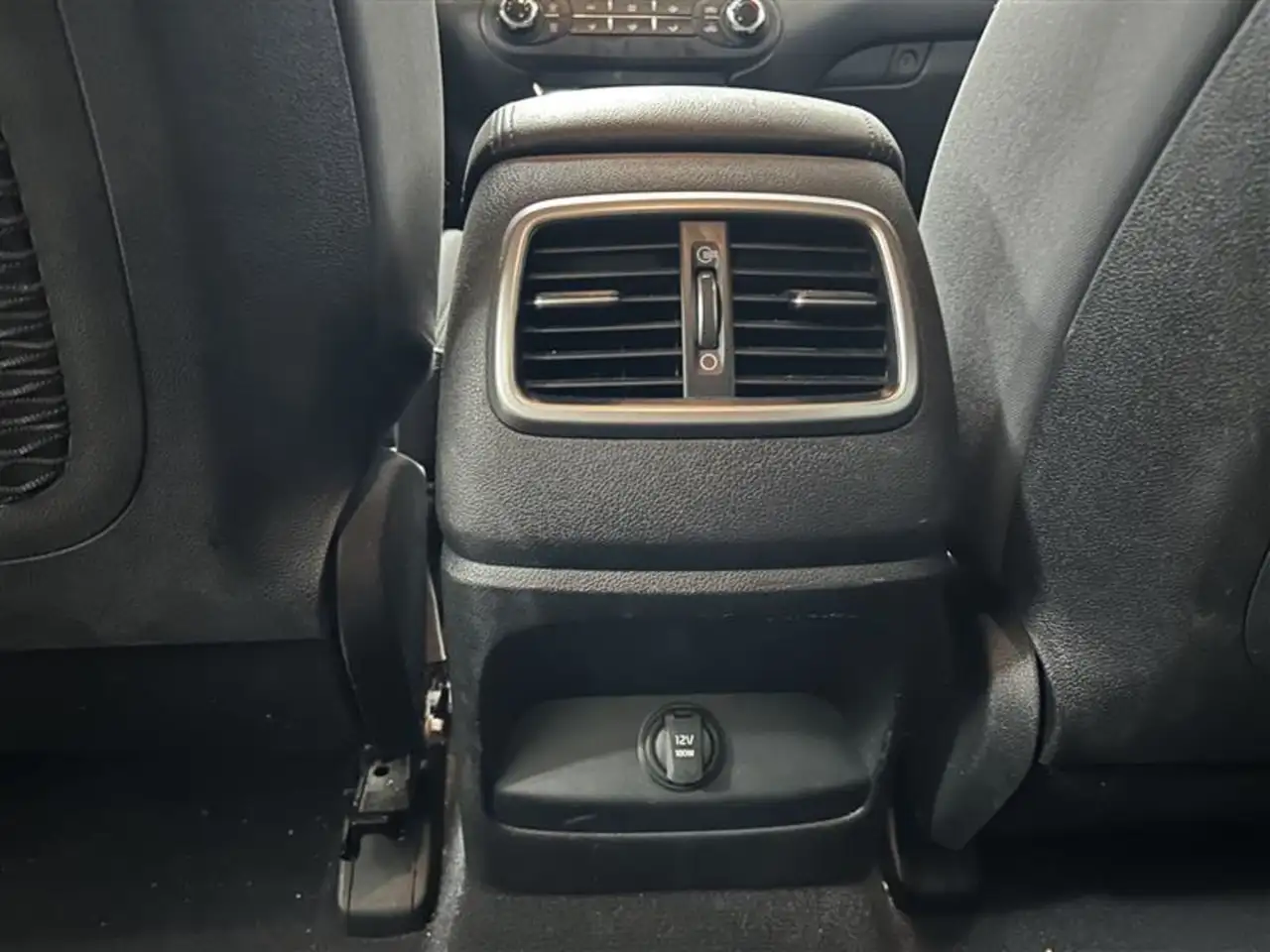 Kia Sorento снимка Kia Sorento