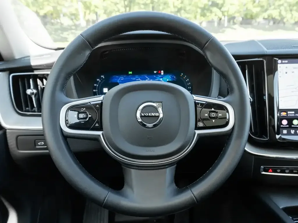Volvo XC60 снимка Volvo XC60