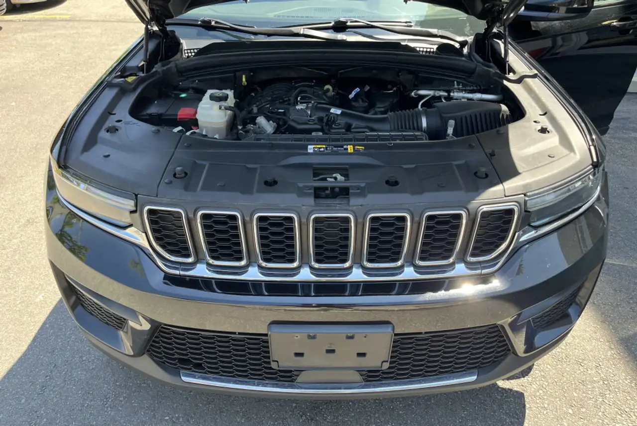 Jeep Grand Cherokee снимка Jeep Grand Cherokee