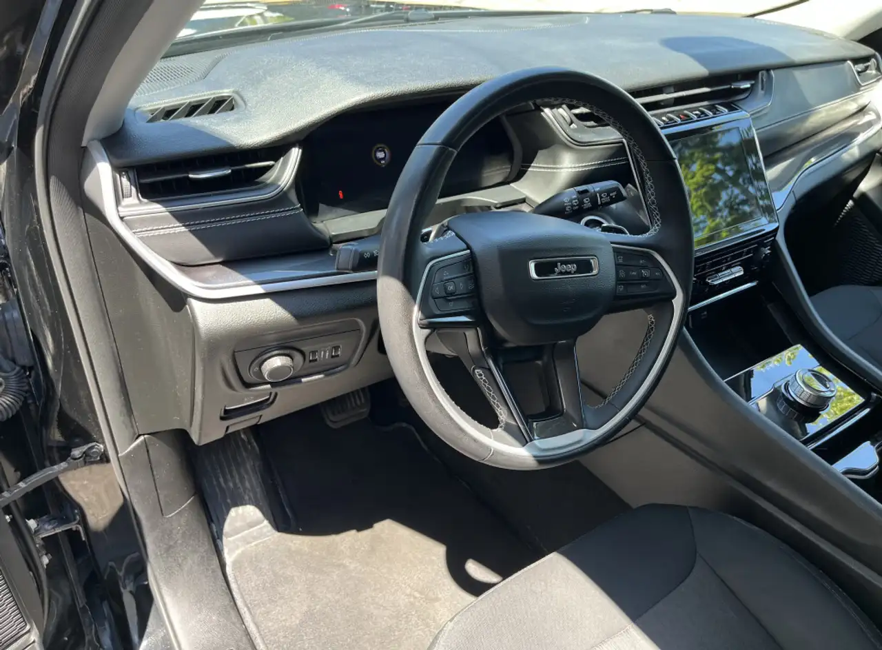 Jeep Grand Cherokee снимка Jeep Grand Cherokee