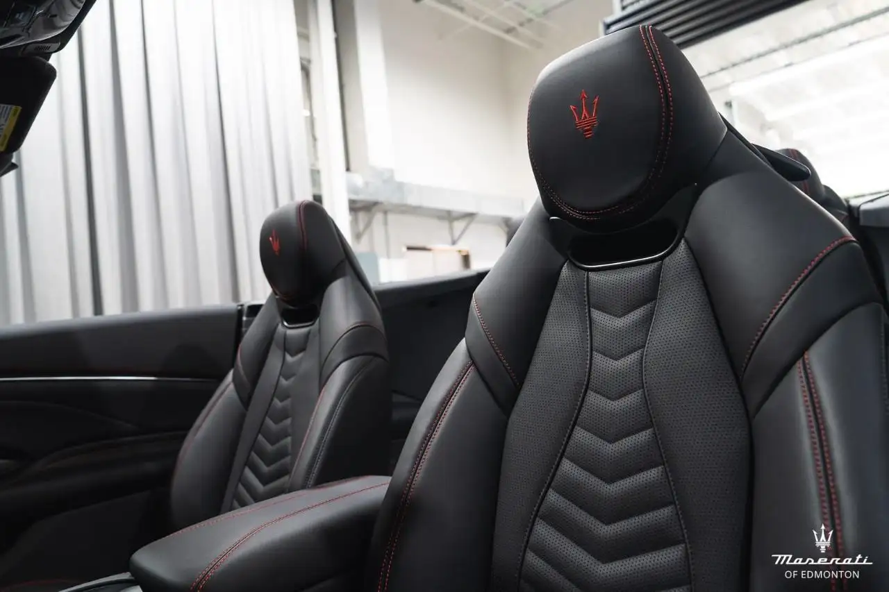 Maserati GranCabrio снимка Maserati GranCabrio