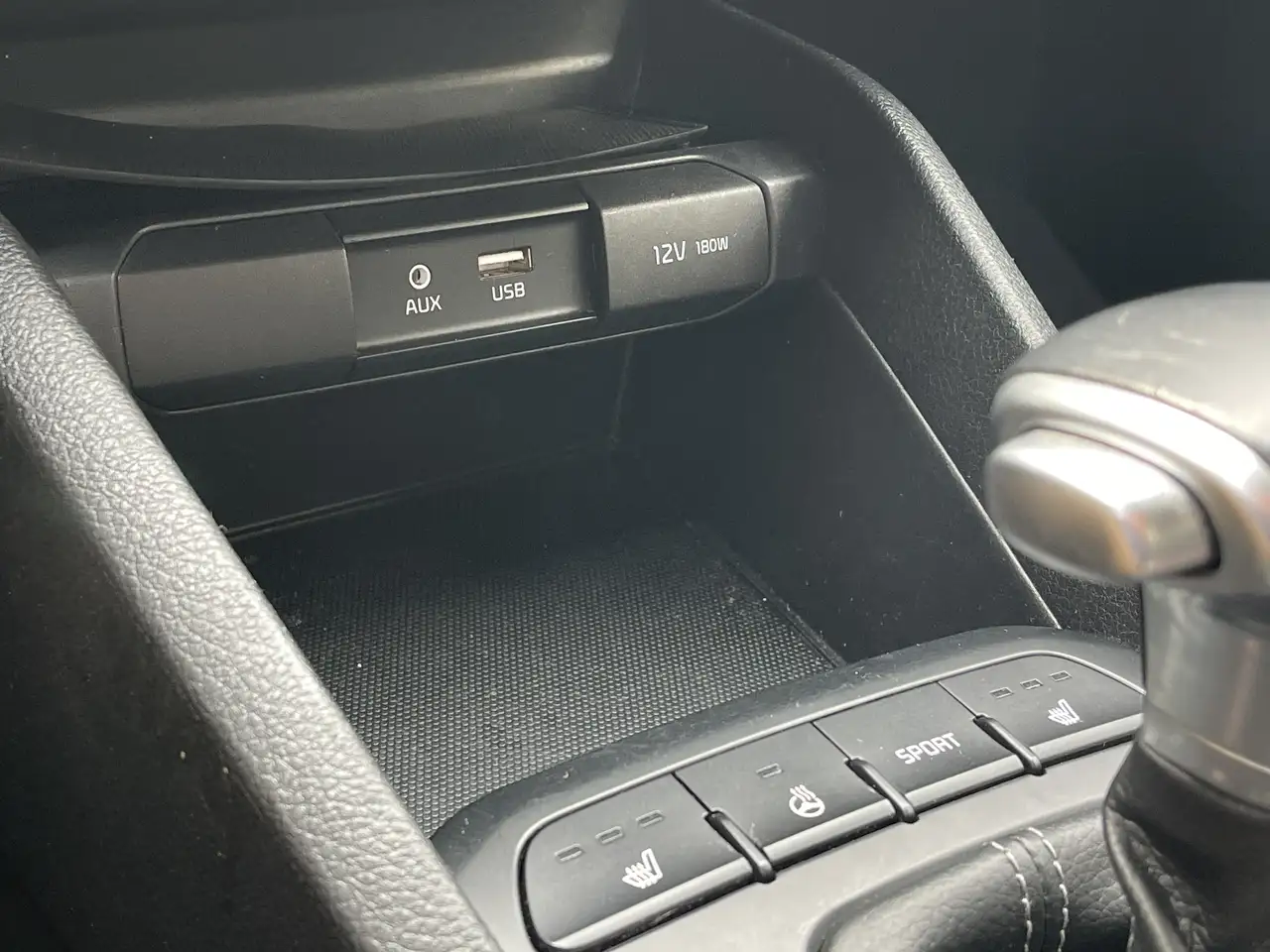 Kia Rio снимка Kia Rio