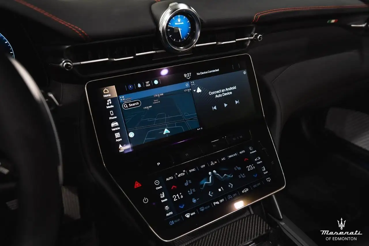 Maserati GranCabrio снимка Maserati GranCabrio
