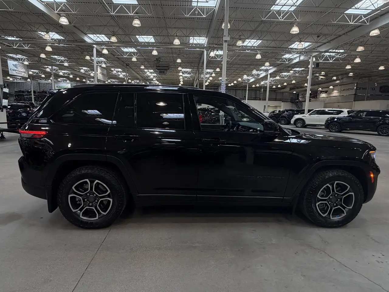 Jeep Grand Cherokee снимка Jeep Grand Cherokee