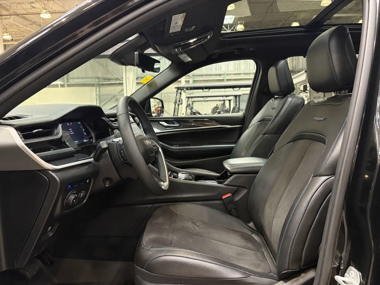 Jeep Grand Cherokee снимка Jeep Grand Cherokee