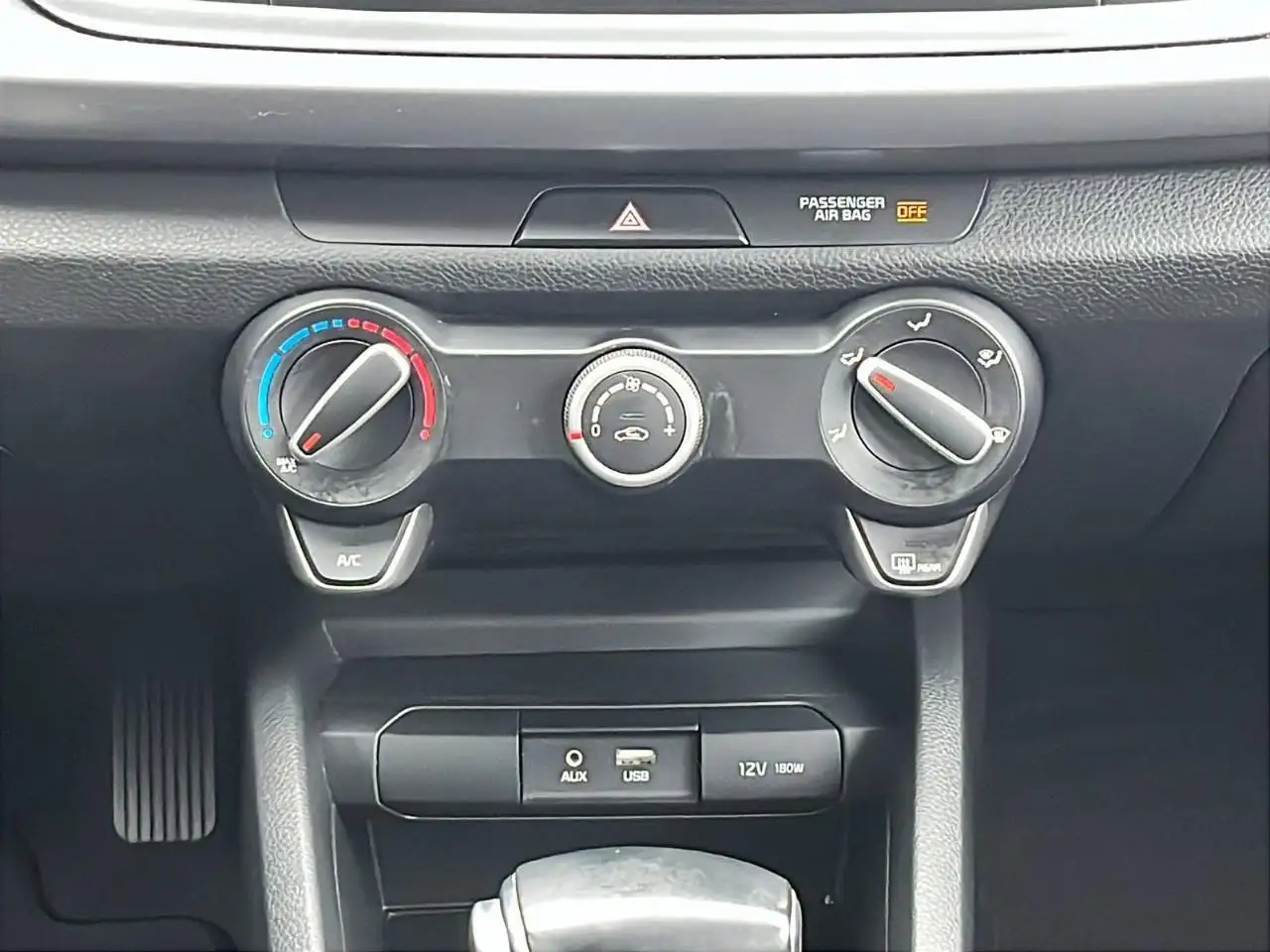 Kia Rio снимка Kia Rio
