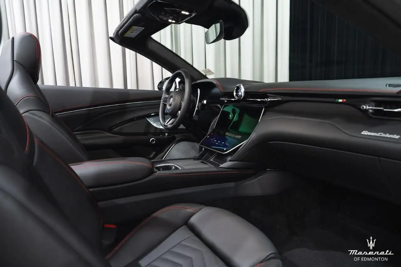 Maserati GranCabrio снимка Maserati GranCabrio