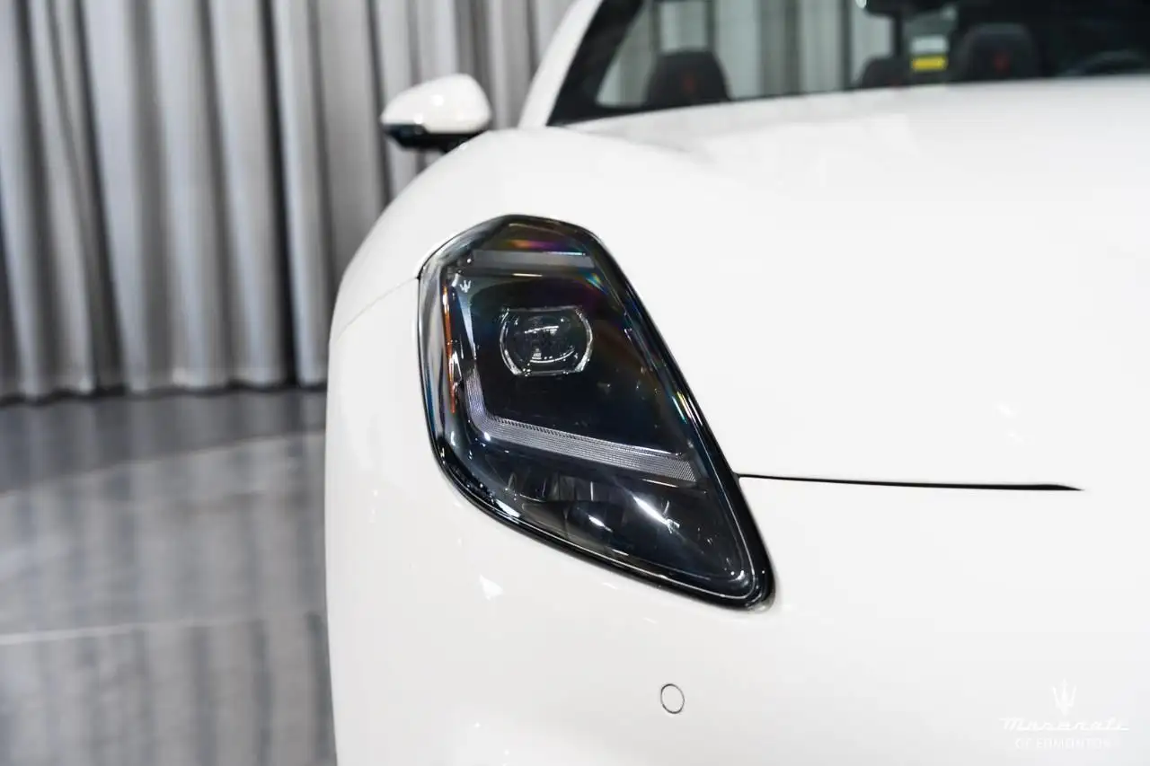 Maserati GranCabrio снимка Maserati GranCabrio