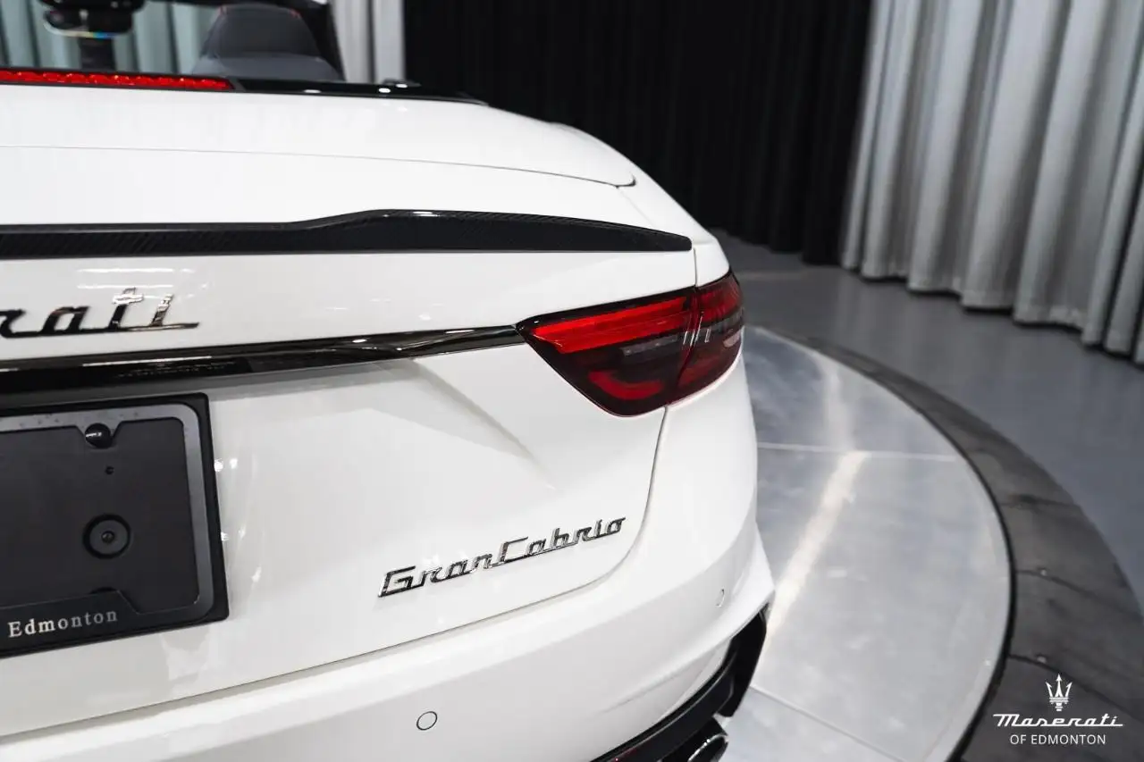 Maserati GranCabrio снимка Maserati GranCabrio