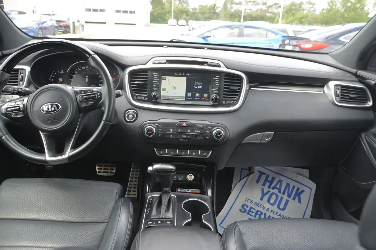 Kia Sorento photo Kia Sorento