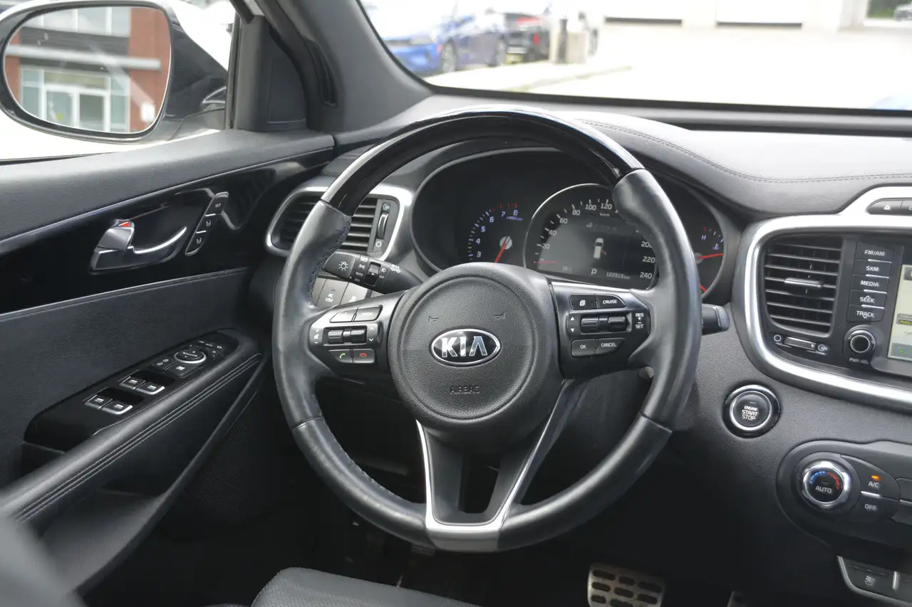 Kia Sorento photo Kia Sorento