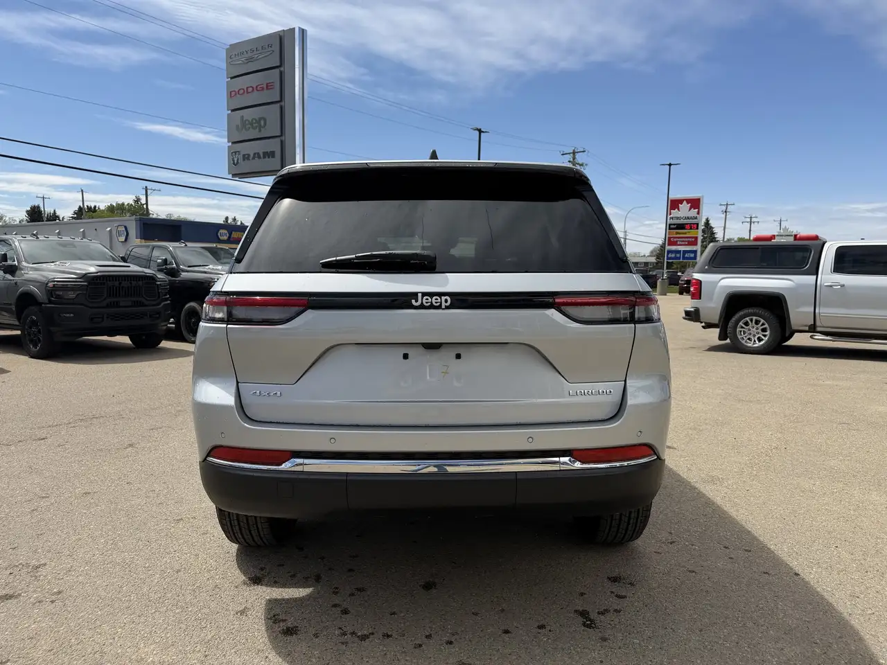 Jeep Grand Cherokee photo Jeep Grand Cherokee