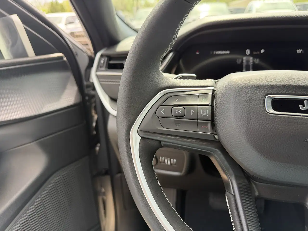 Jeep Grand Cherokee photo Jeep Grand Cherokee