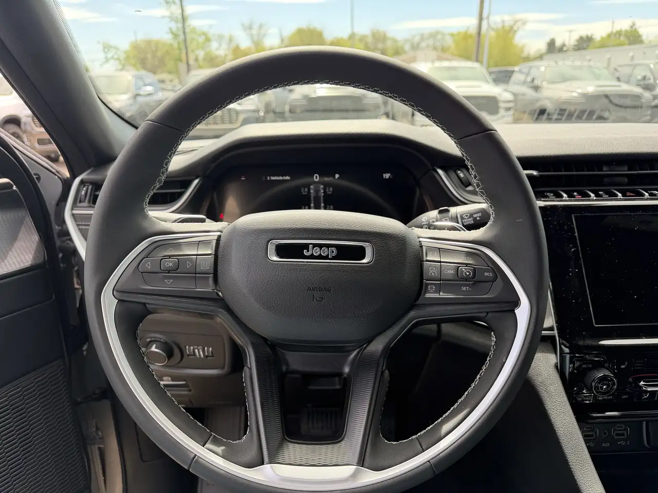 Jeep Grand Cherokee photo Jeep Grand Cherokee