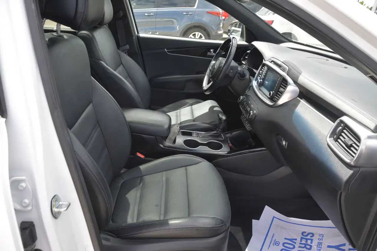 Kia Sorento photo Kia Sorento