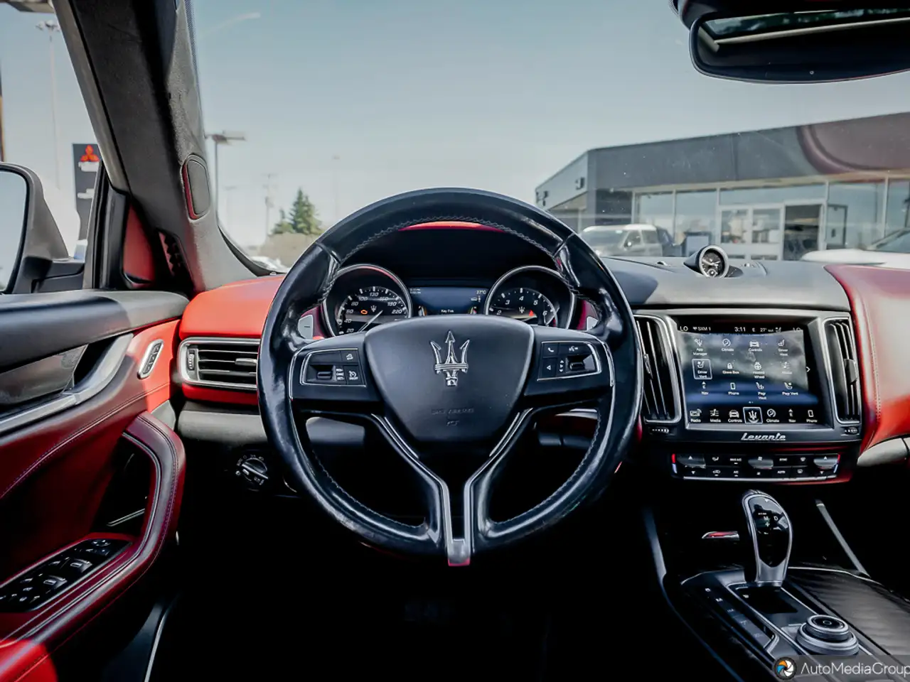 Maserati Levante снимка Maserati Levante
