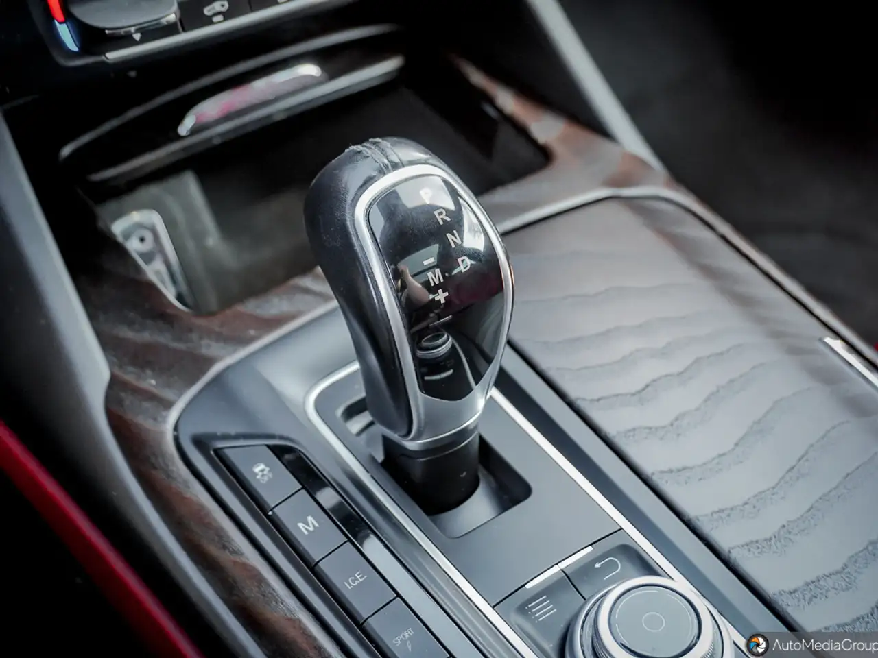 Maserati Levante снимка Maserati Levante