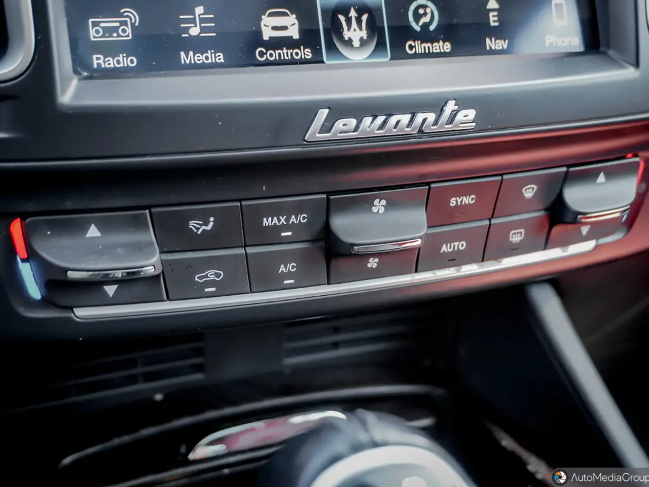 Maserati Levante снимка Maserati Levante