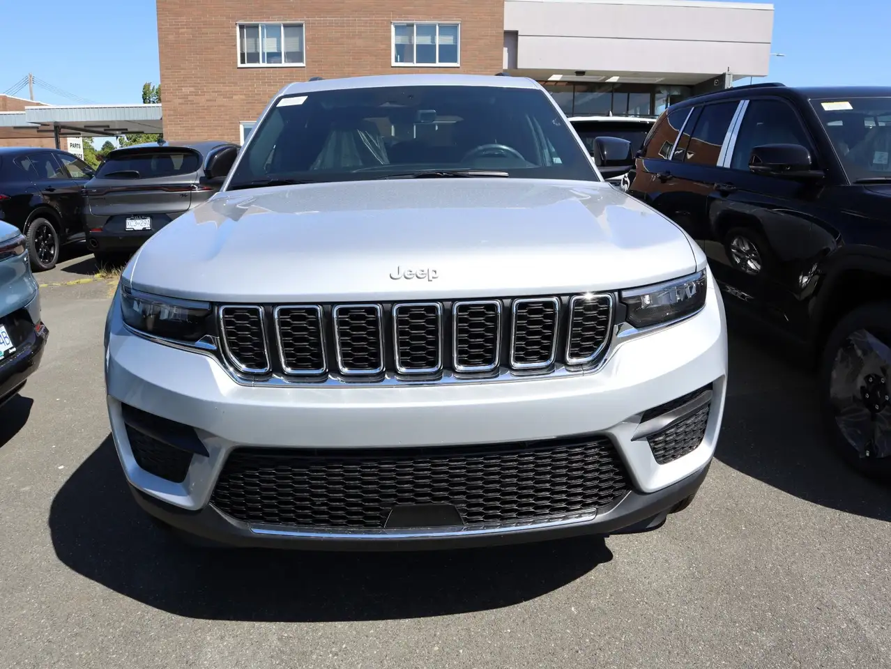 Jeep Grand Cherokee снимка Jeep Grand Cherokee