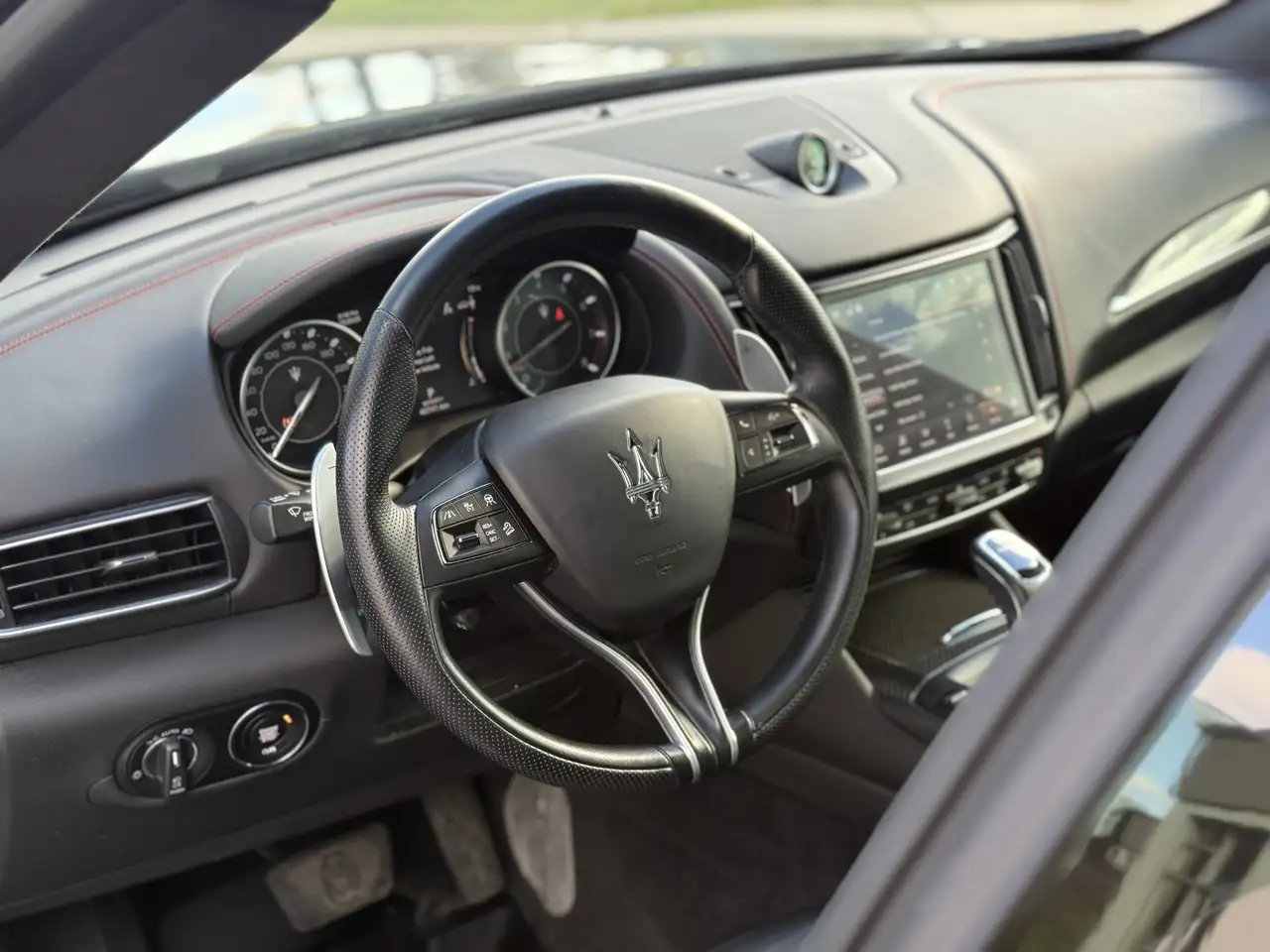 Maserati Levante photo Maserati Levante