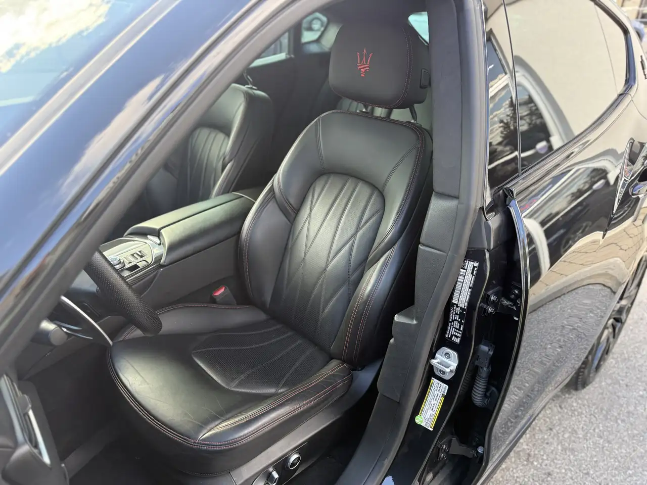 Maserati Levante photo Maserati Levante