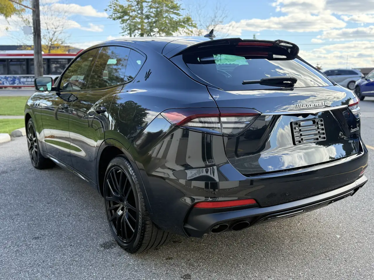 Maserati Levante photo Maserati Levante
