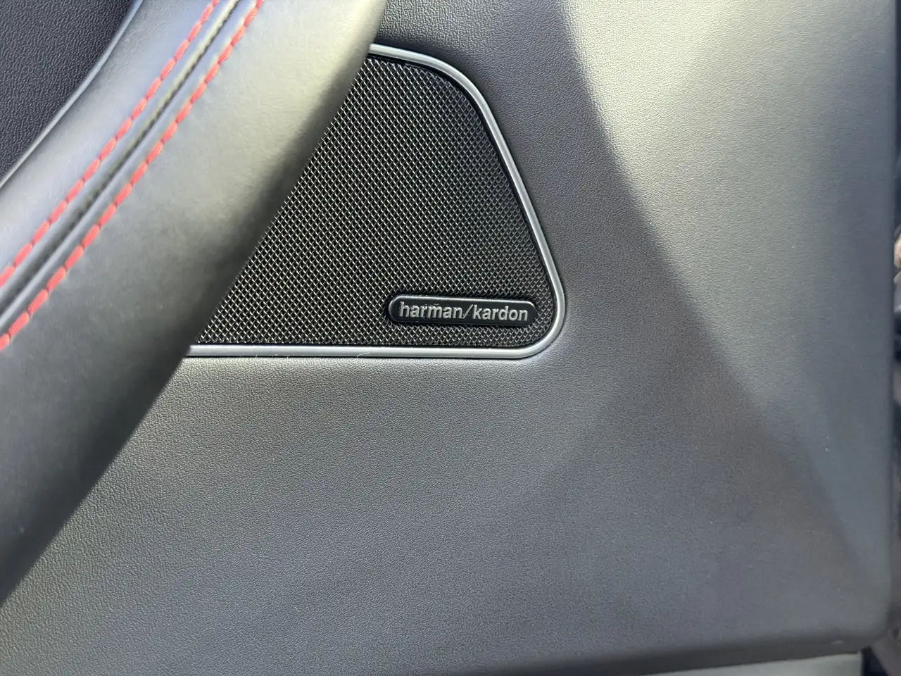 Maserati Levante photo Maserati Levante