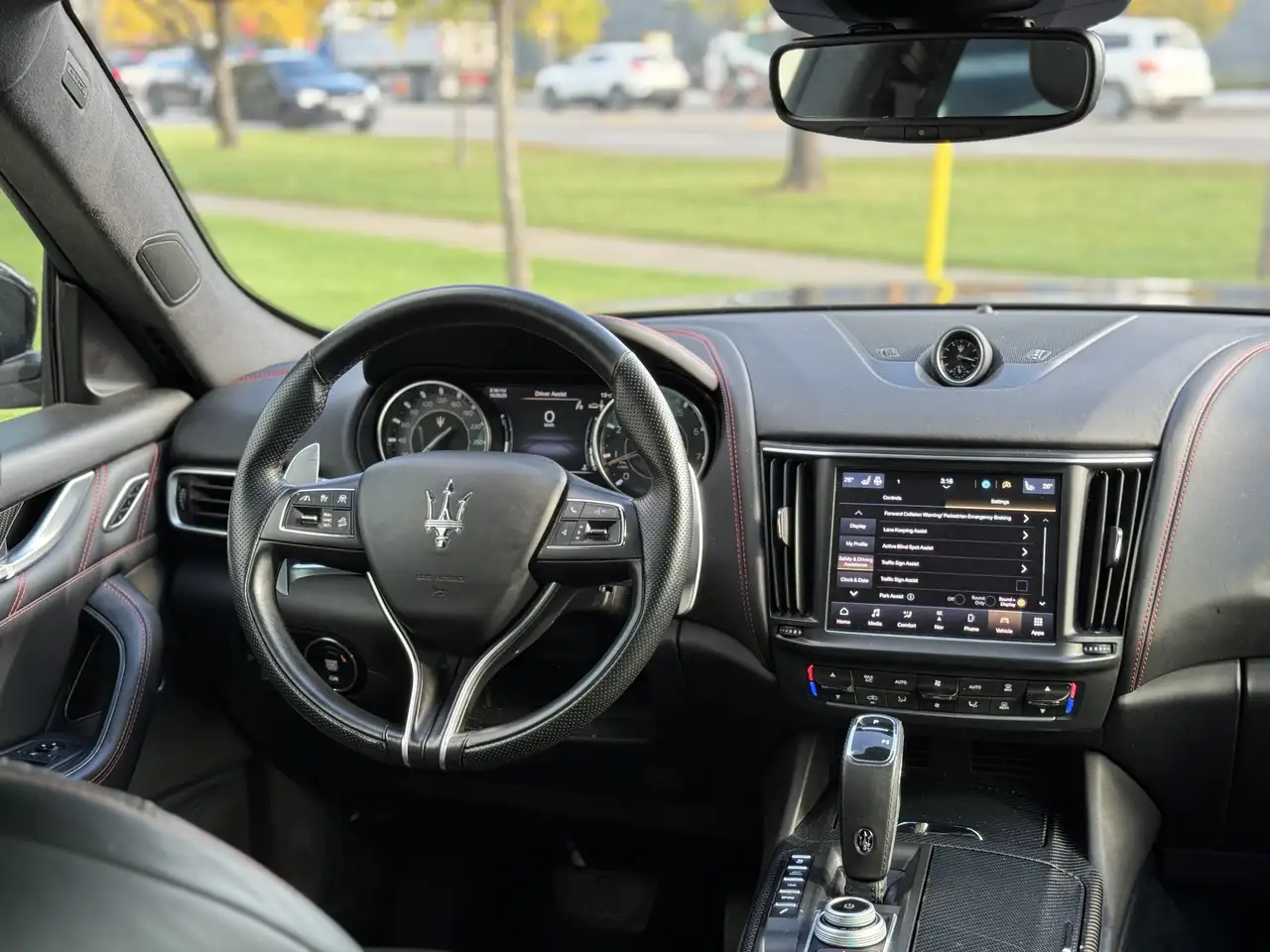 Maserati Levante photo Maserati Levante