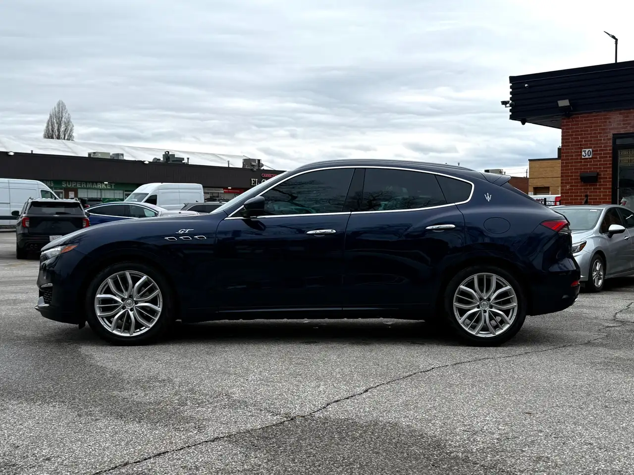 Maserati Levante снимка Maserati Levante