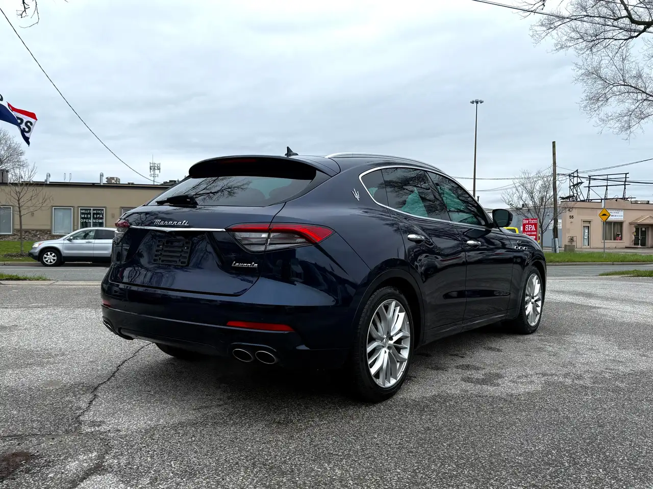 Maserati Levante снимка Maserati Levante