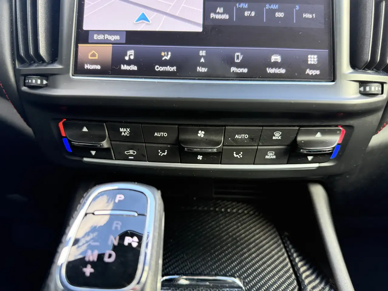Maserati Levante photo Maserati Levante