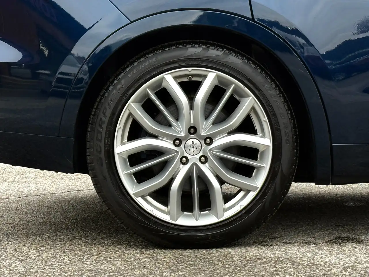 Maserati Levante снимка Maserati Levante